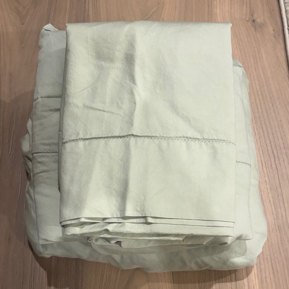 Elegant Mint king sheet set